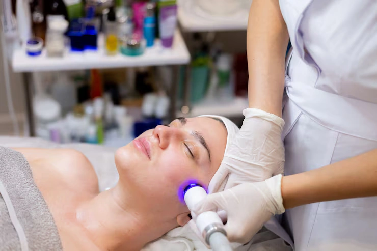 young-beautiful-girl-lies-beautician-s-table-receives-procedures_343596-4224